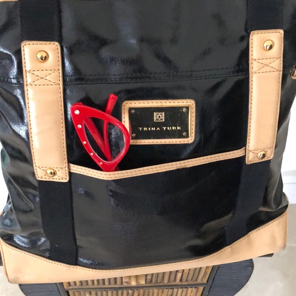 TRINA TURK TOTE SHOULDER BAG LOTS OF POCKETS - Picture 2 of 8